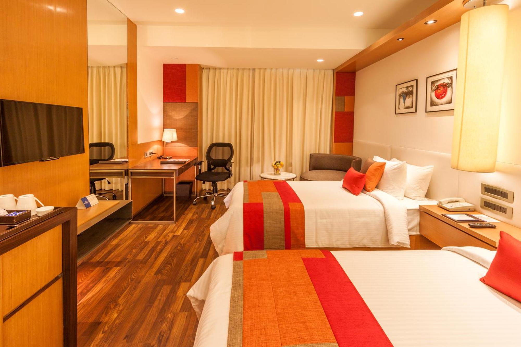 Deventure Sarovar Portico Kapashera, New Delhi Delhi (National Capital Territory of India) Exterior foto