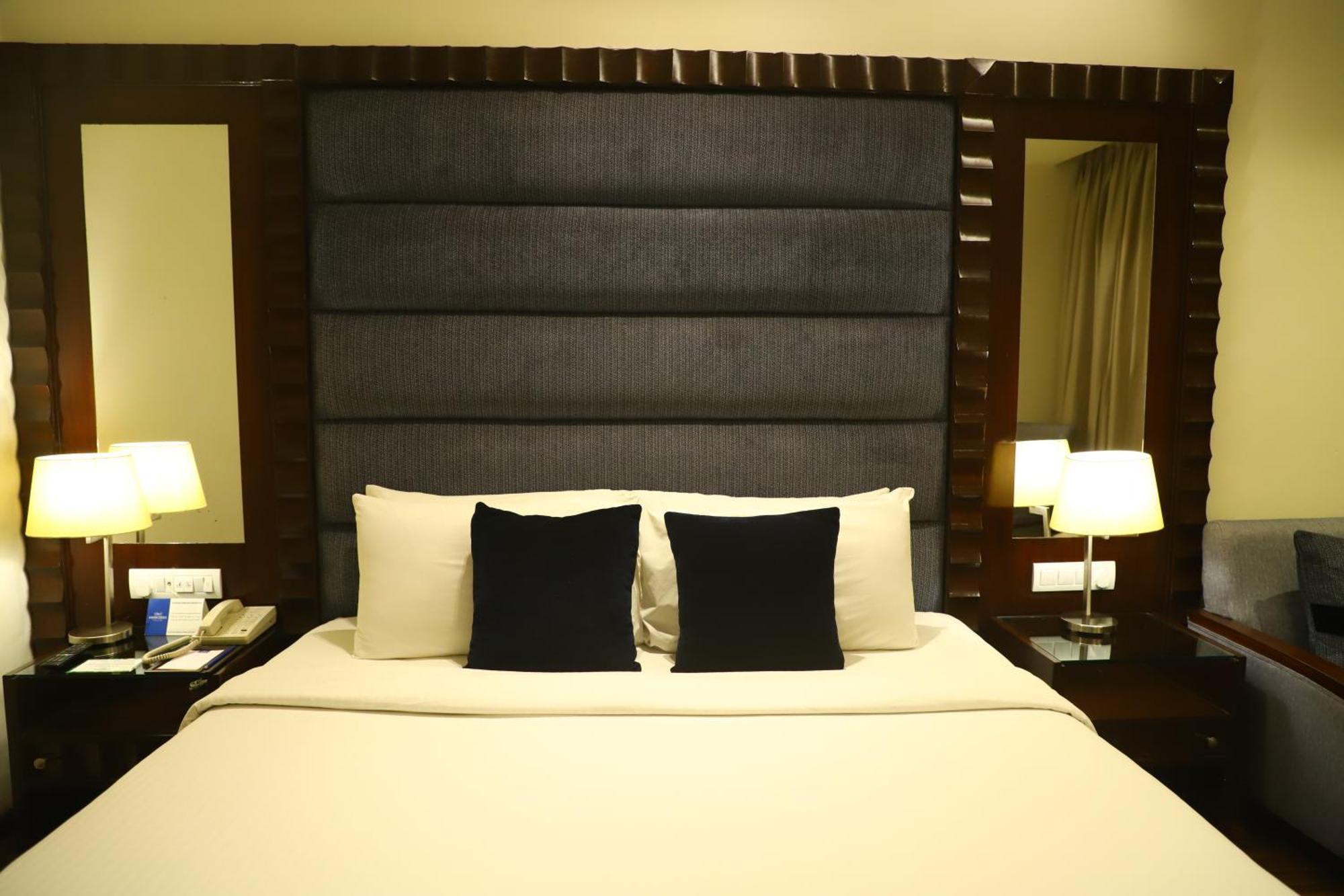 Deventure Sarovar Portico Kapashera, New Delhi Delhi (National Capital Territory of India) Exterior foto