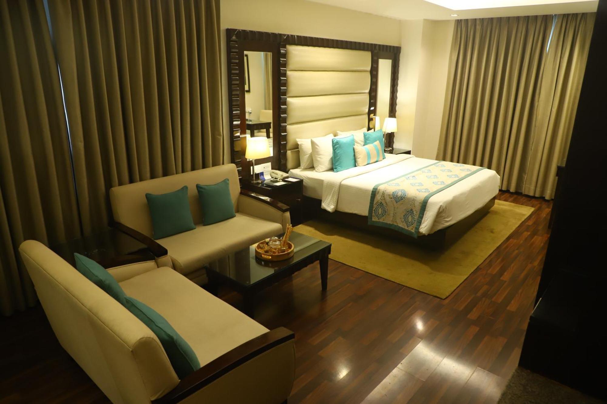 Deventure Sarovar Portico Kapashera, New Delhi Delhi (National Capital Territory of India) Exterior foto
