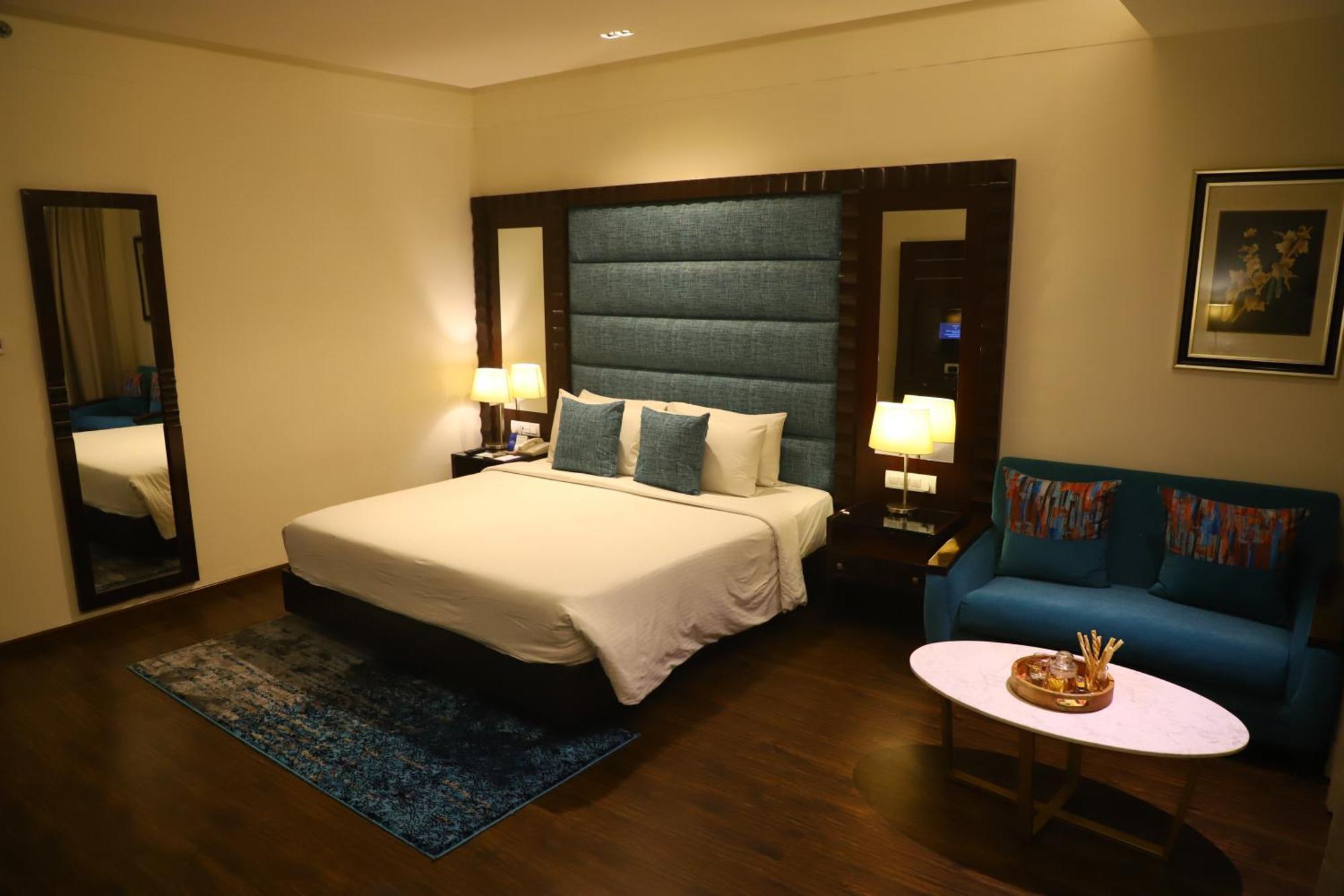 Deventure Sarovar Portico Kapashera, New Delhi Delhi (National Capital Territory of India) Exterior foto